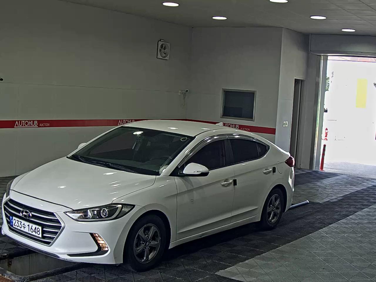 HYUNDAI AVANTE LPi RENTAL CAR CORPORATE USE