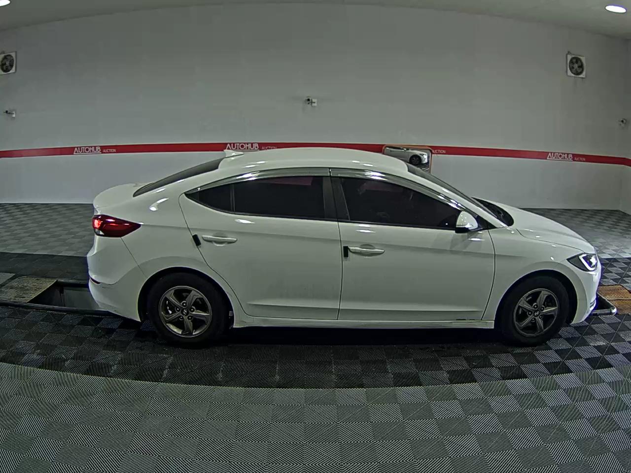 2018 - hyundai avante