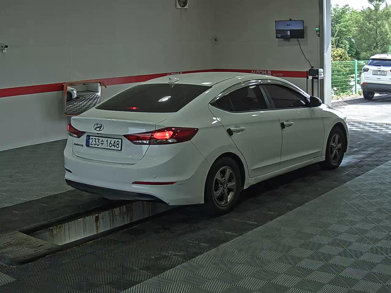 2018 - hyundai avante