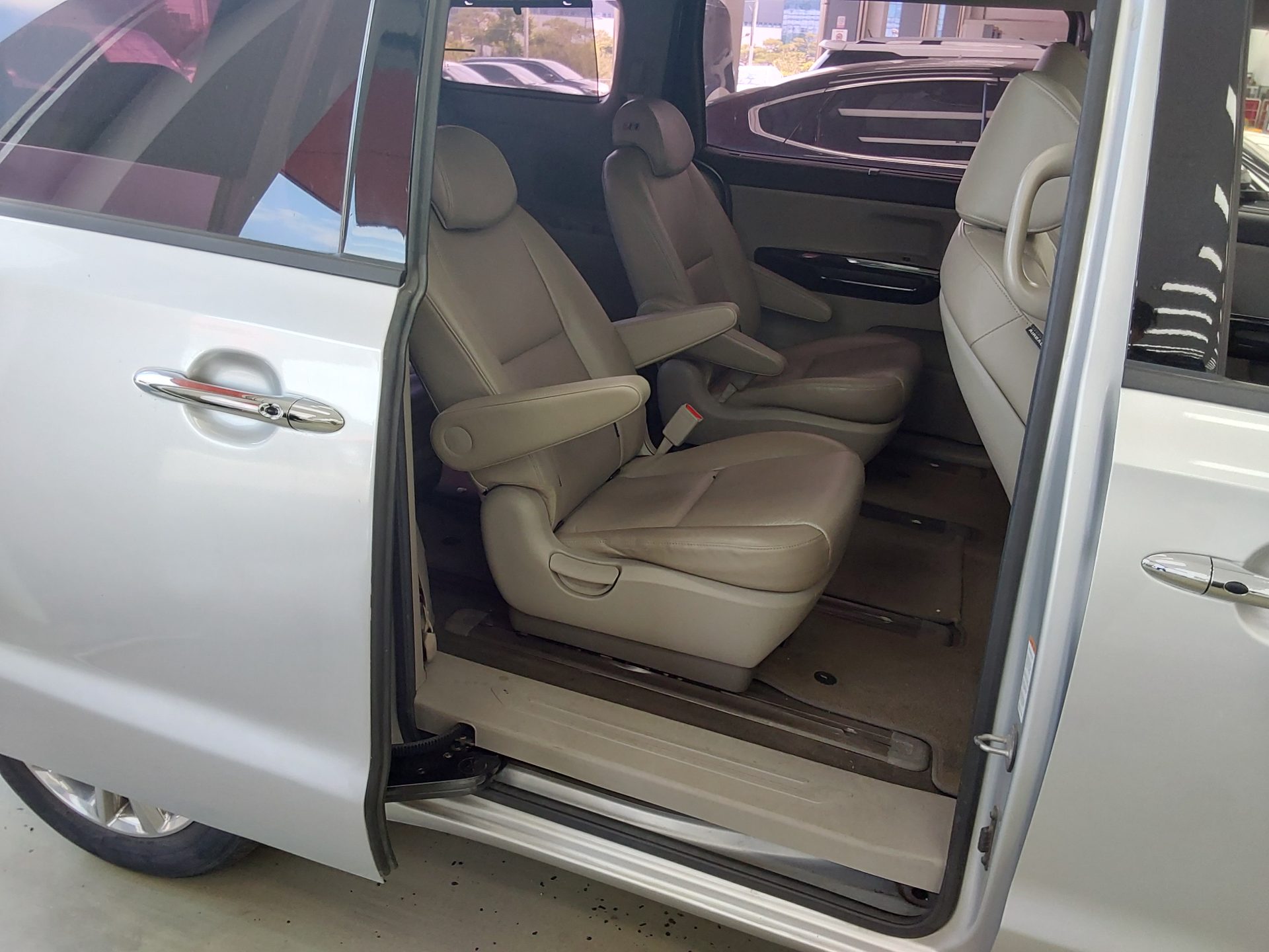 2019 - kia carnival