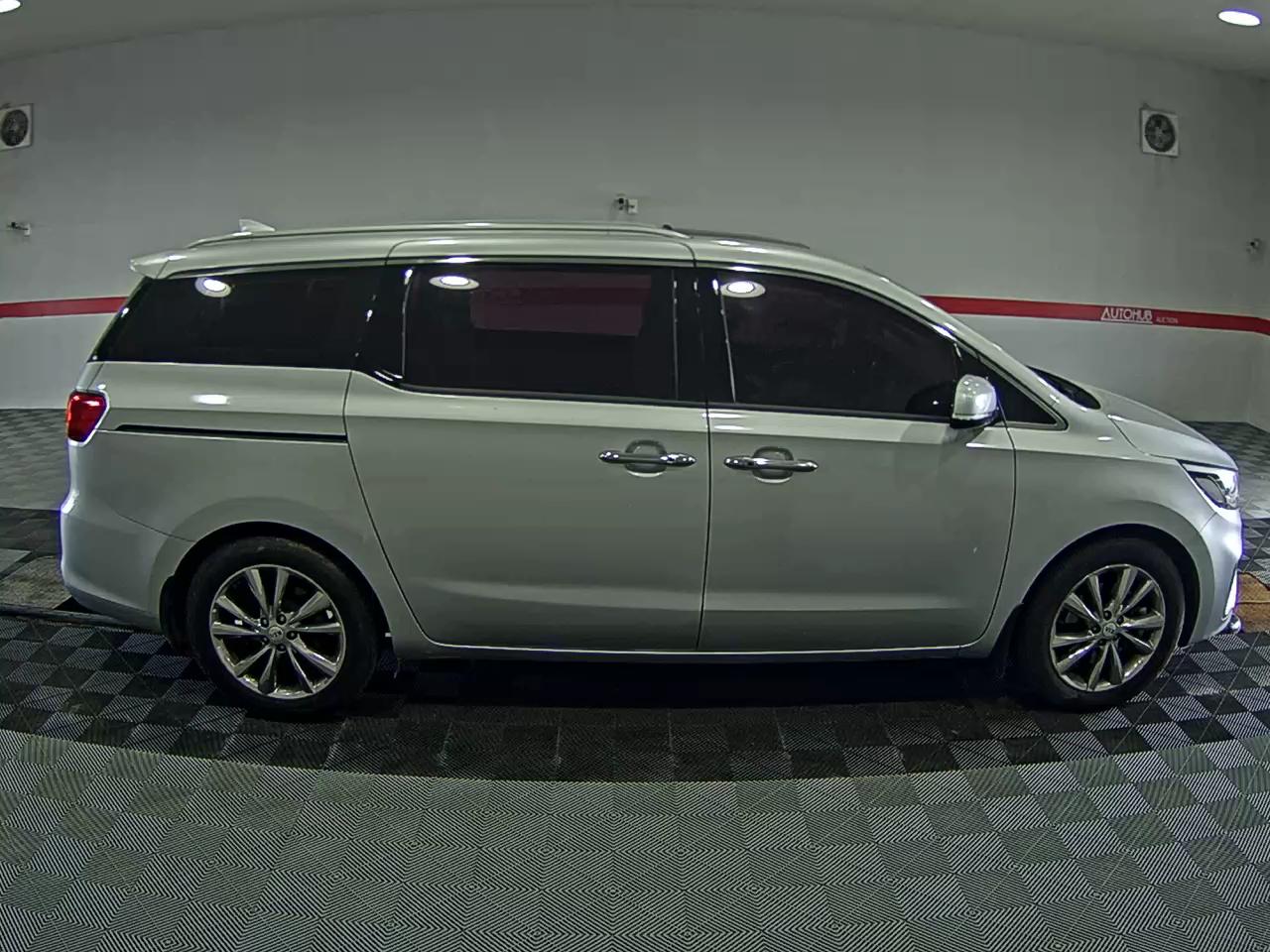 2019 - kia carnival