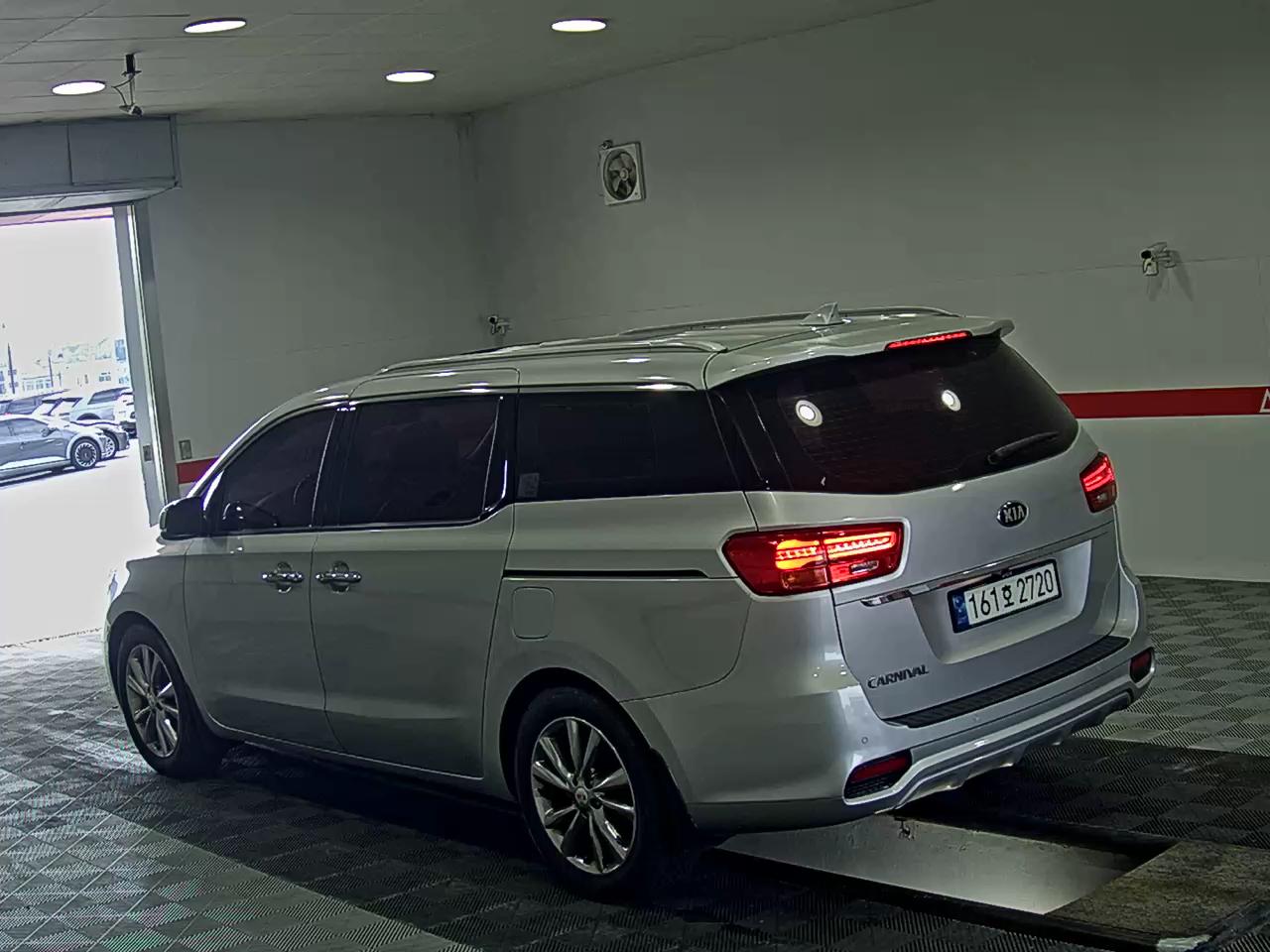 2019 - kia carnival