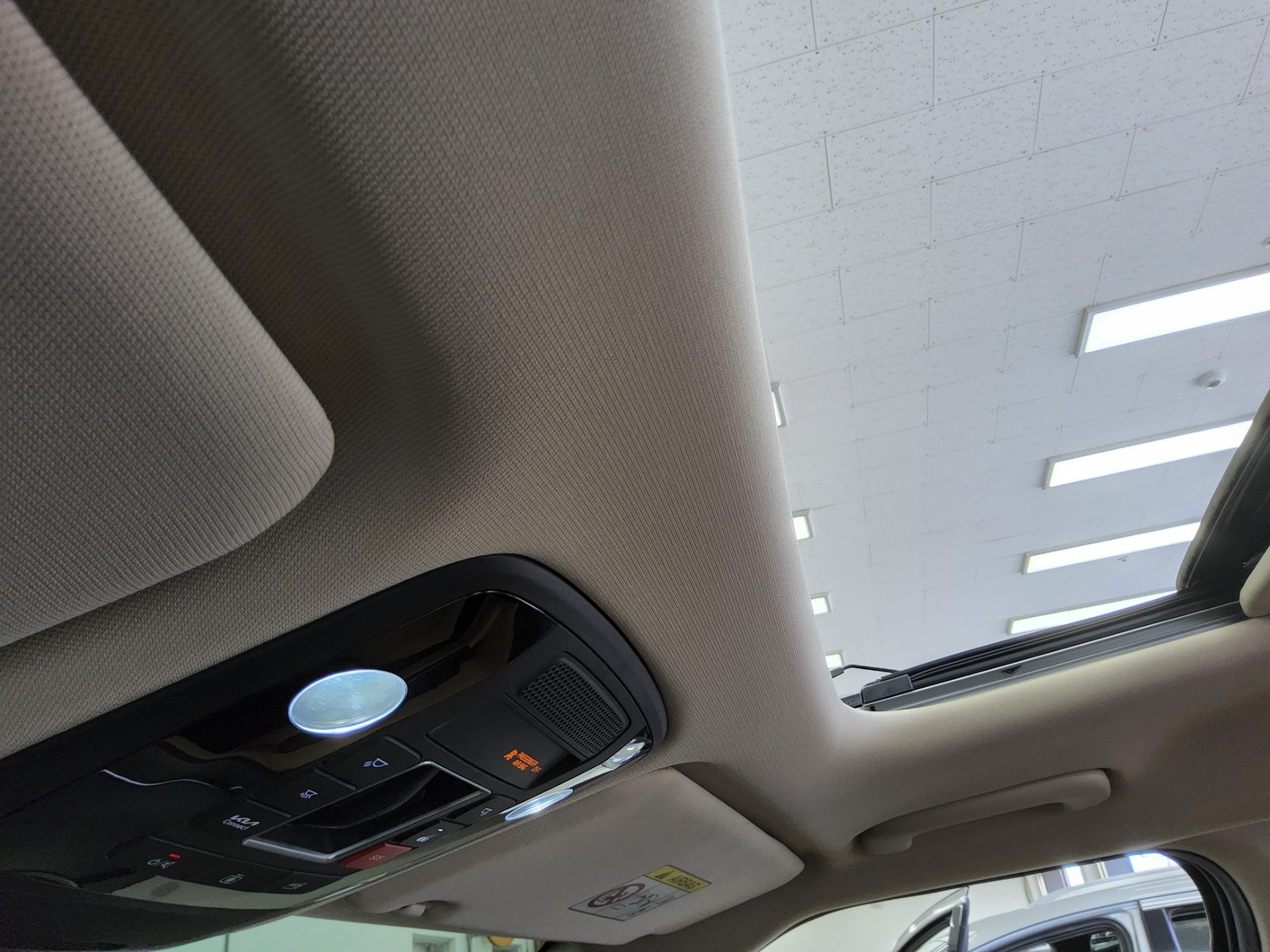 2023 - kia carnival