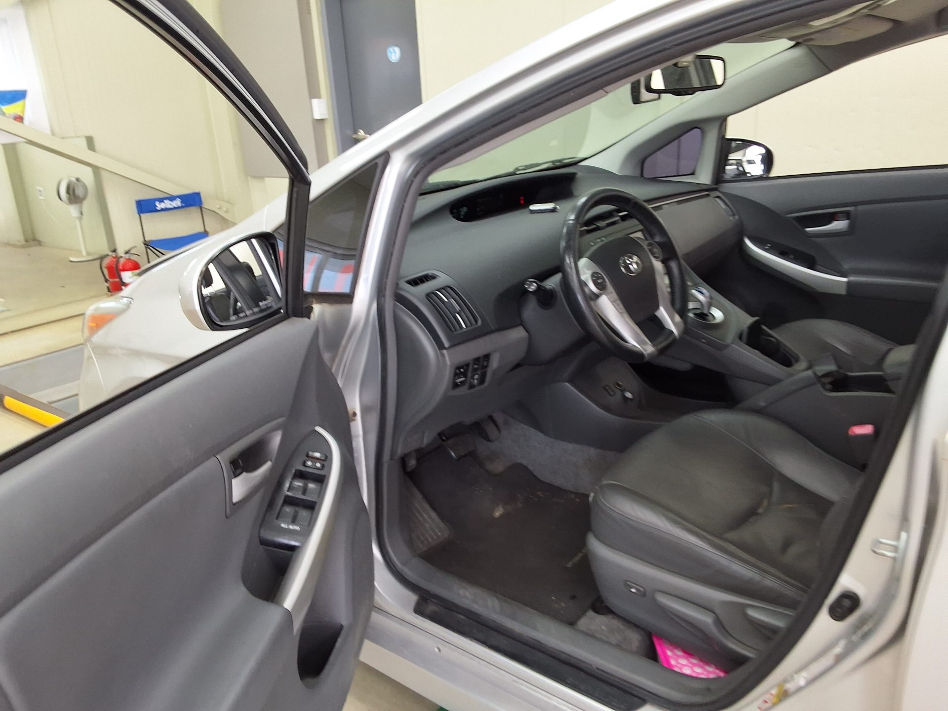 2011 - toyota prius