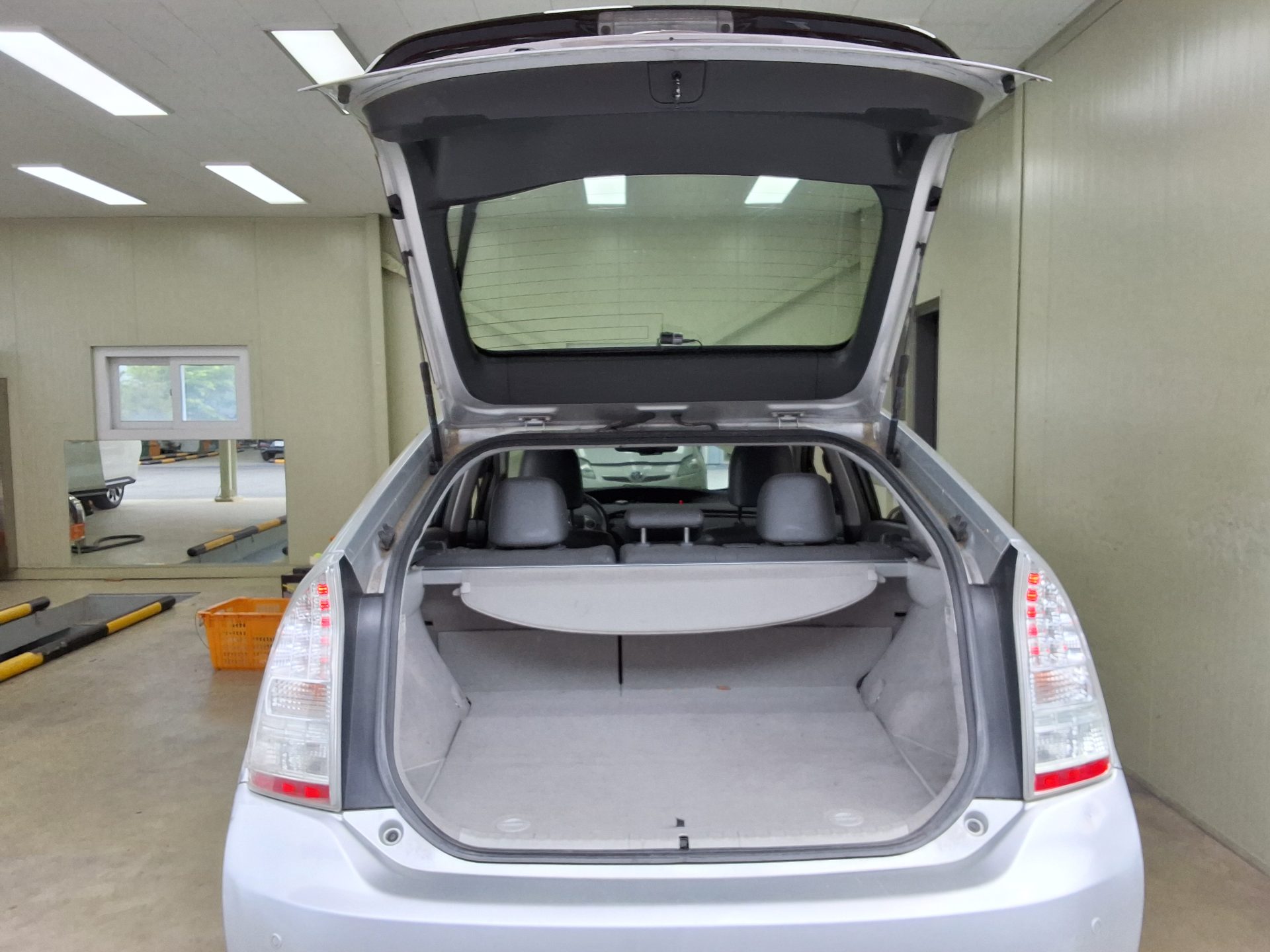 2011 - toyota prius