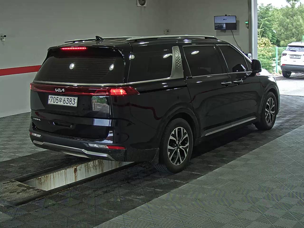 2023 - kia carnival