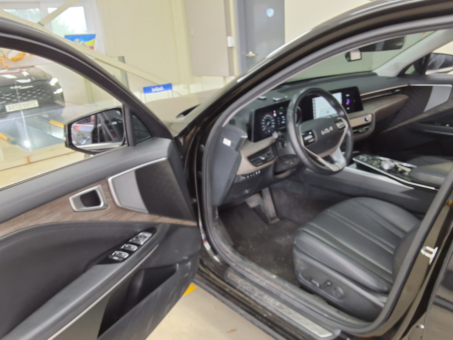 2024 - kia k8