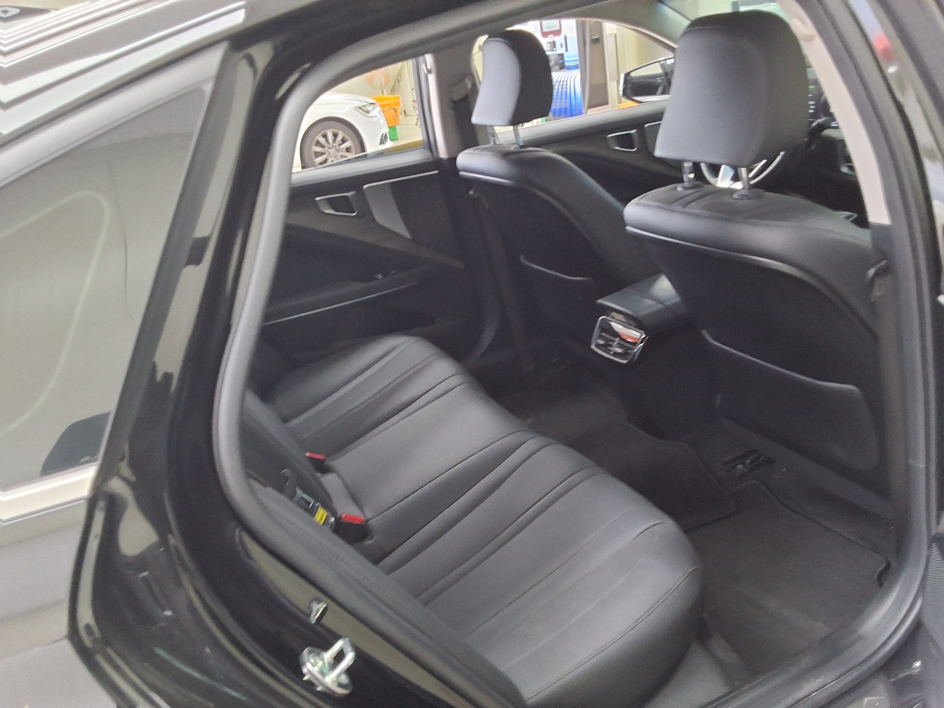 2024 - kia k8