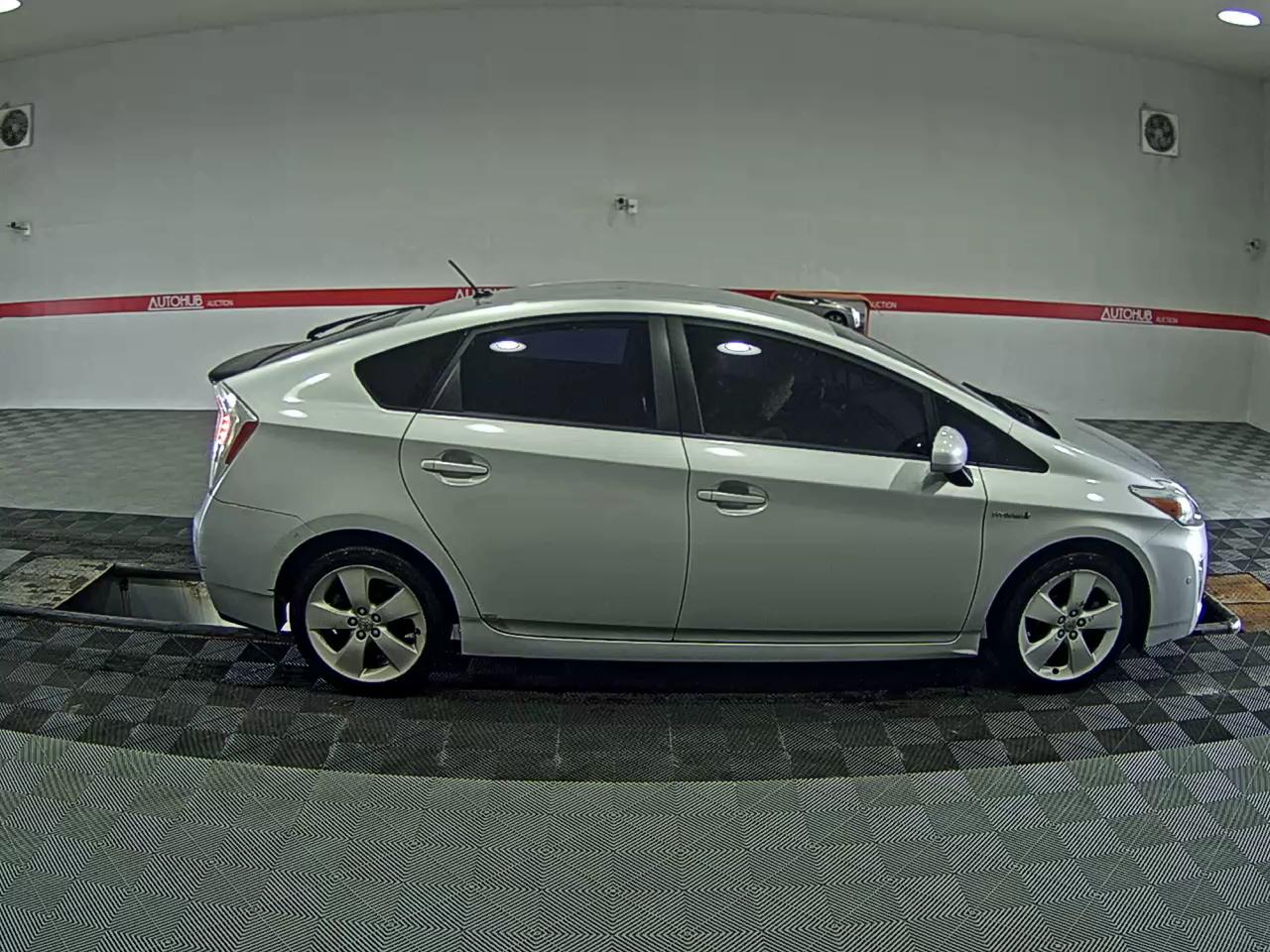 2011 - toyota prius