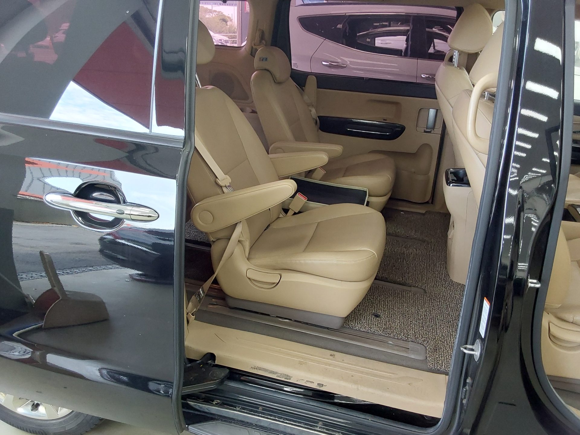 2018 - kia carnival