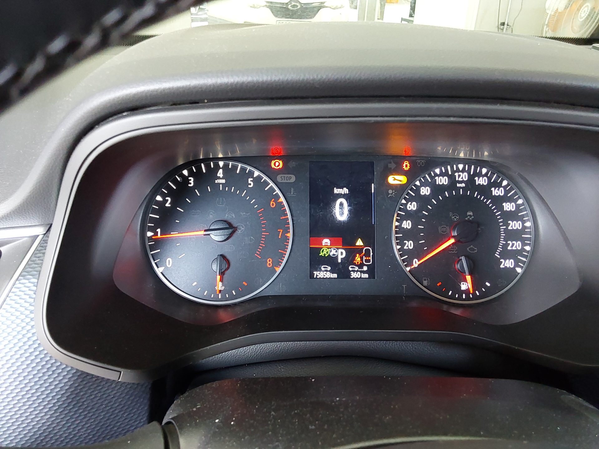 2023 - renault xm3