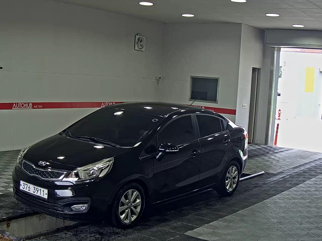 KIA PRIDE 4-DOOR GDI