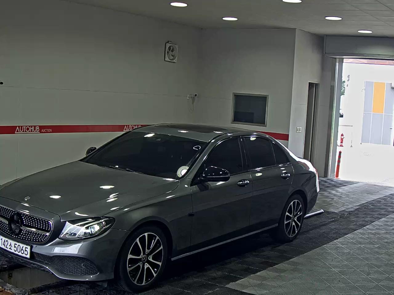 MERCEDES-BENZ CLASS (5TH GEN) E250 AVANTGARDE