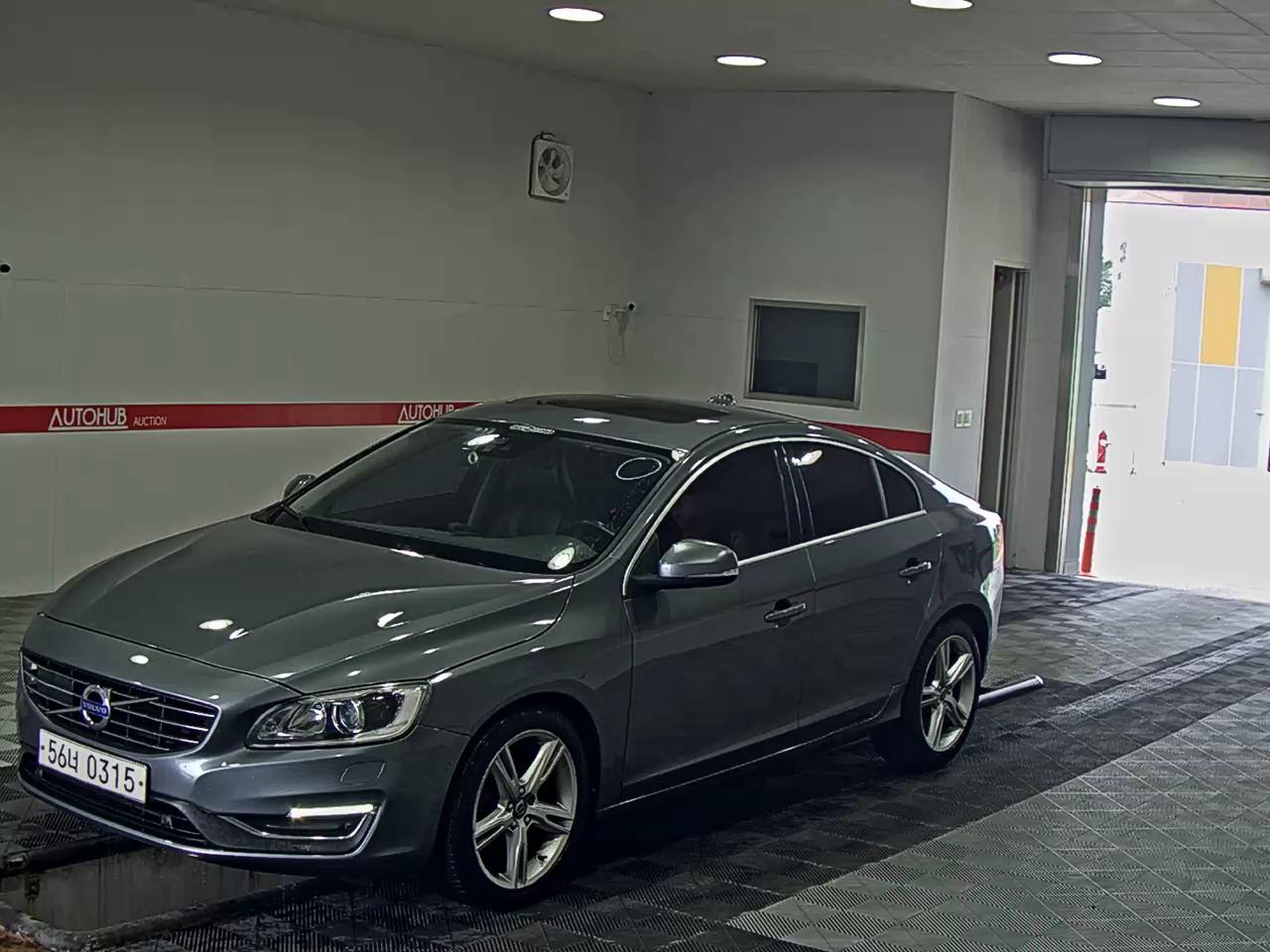 VOLVO S60 (2ND GEN) D4 SUMMUM