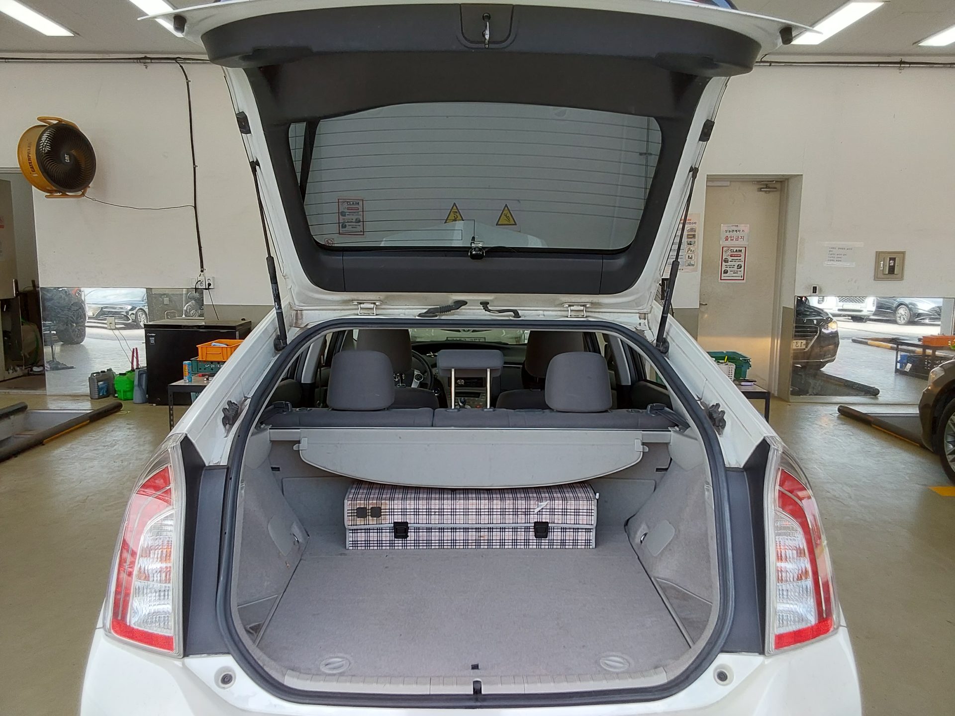 2014 - toyota prius