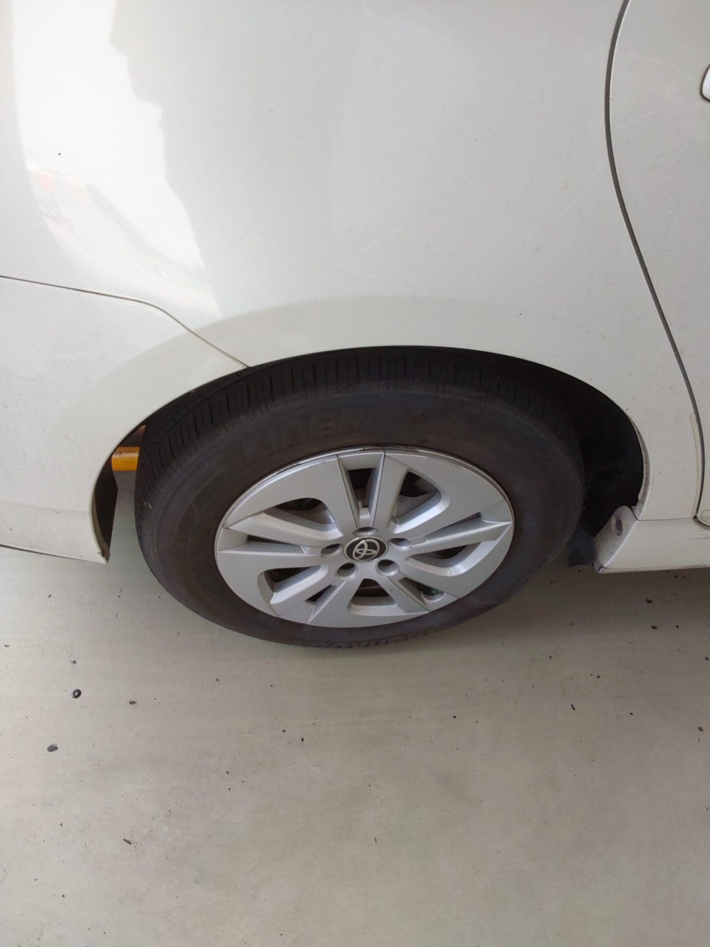 2014 - toyota prius