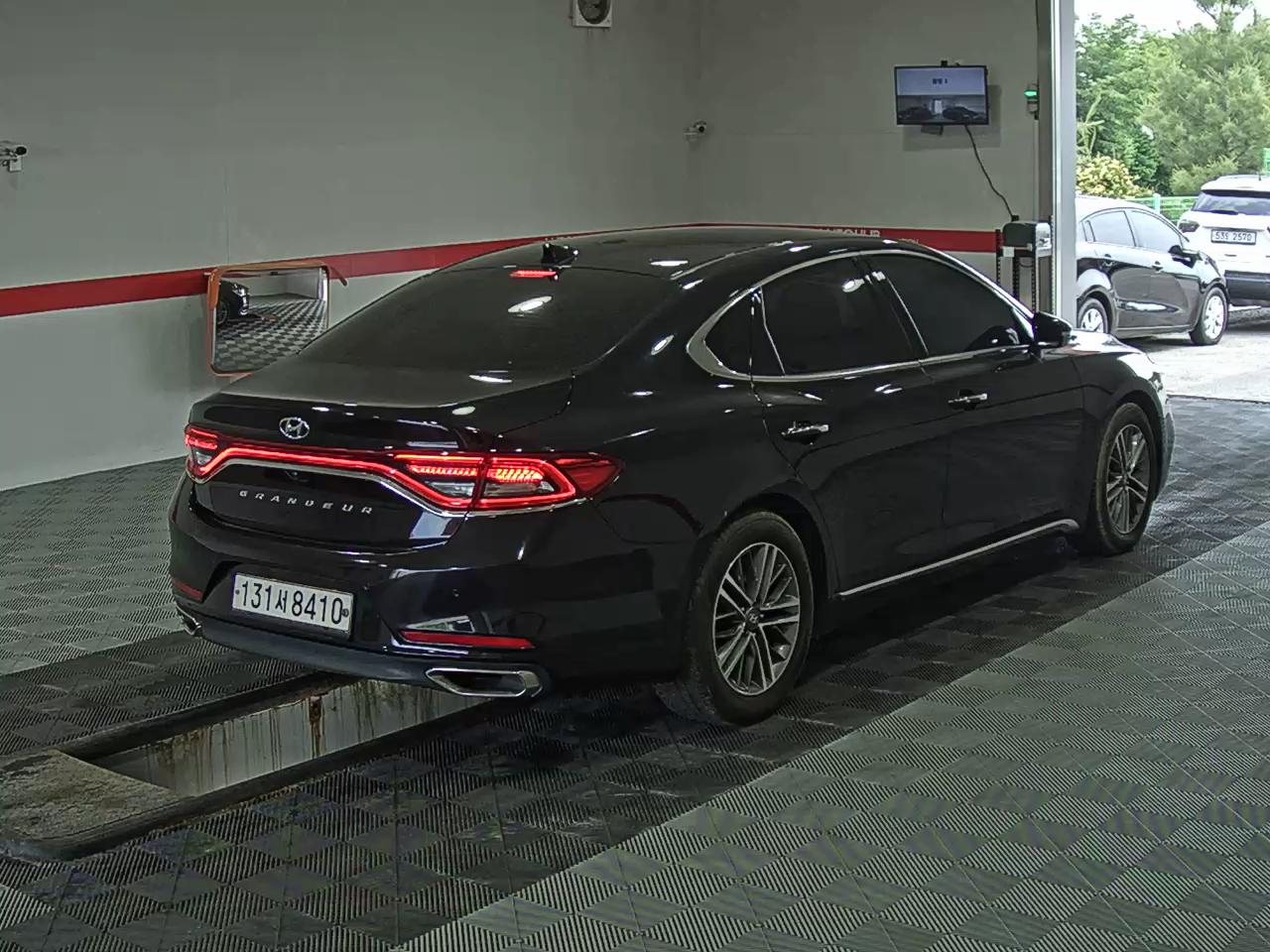 2018 - hyundai grandeur