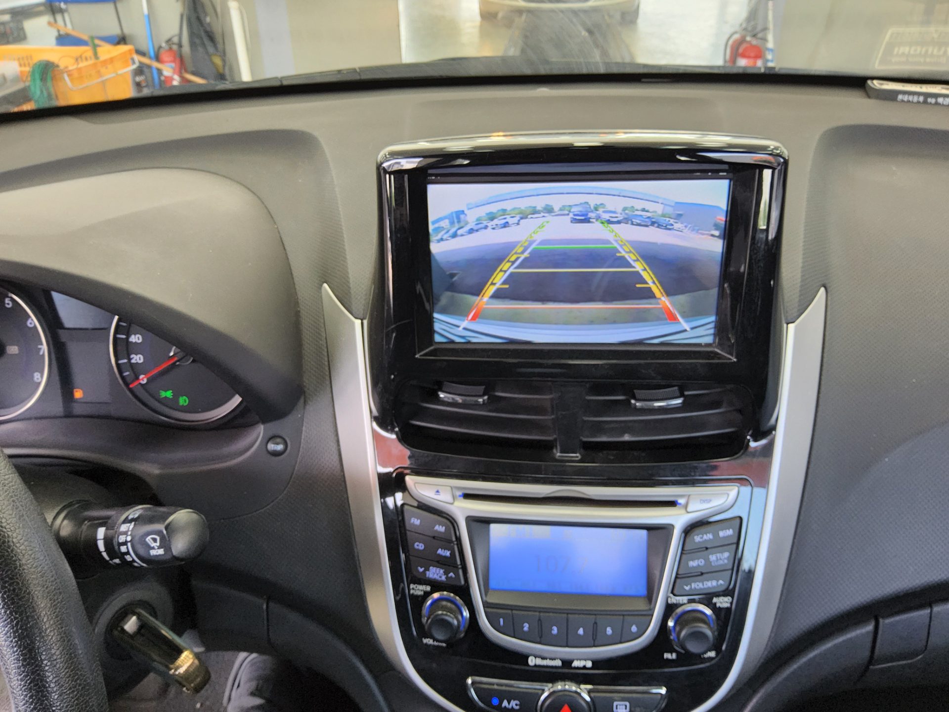 2011 - hyundai accent