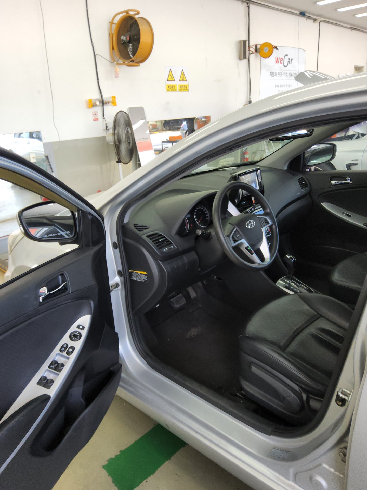 2011 - hyundai accent