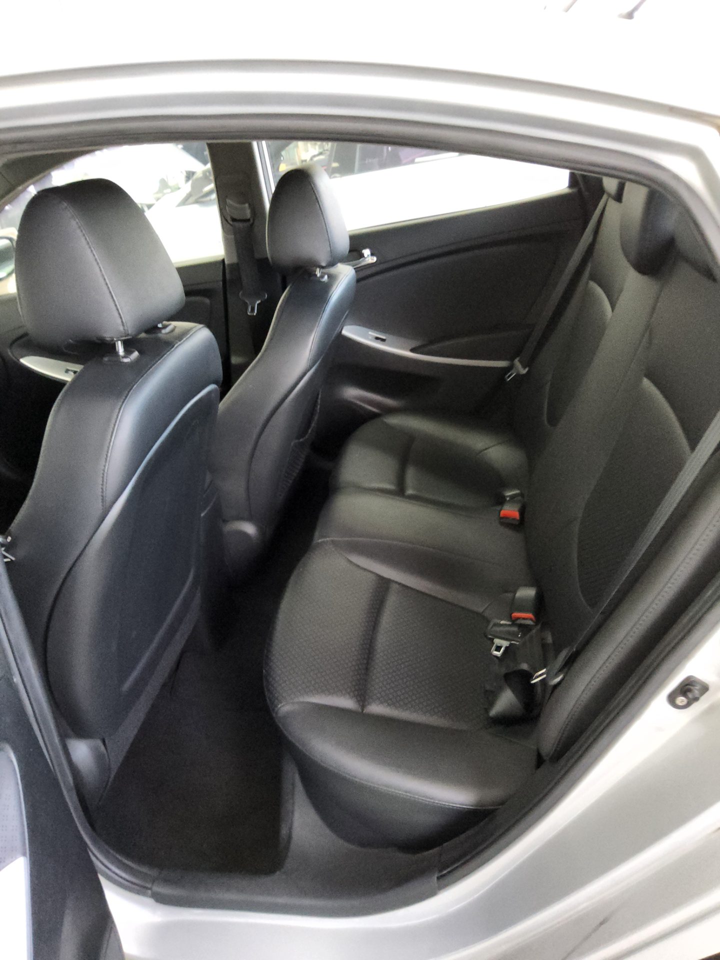 2011 - hyundai accent