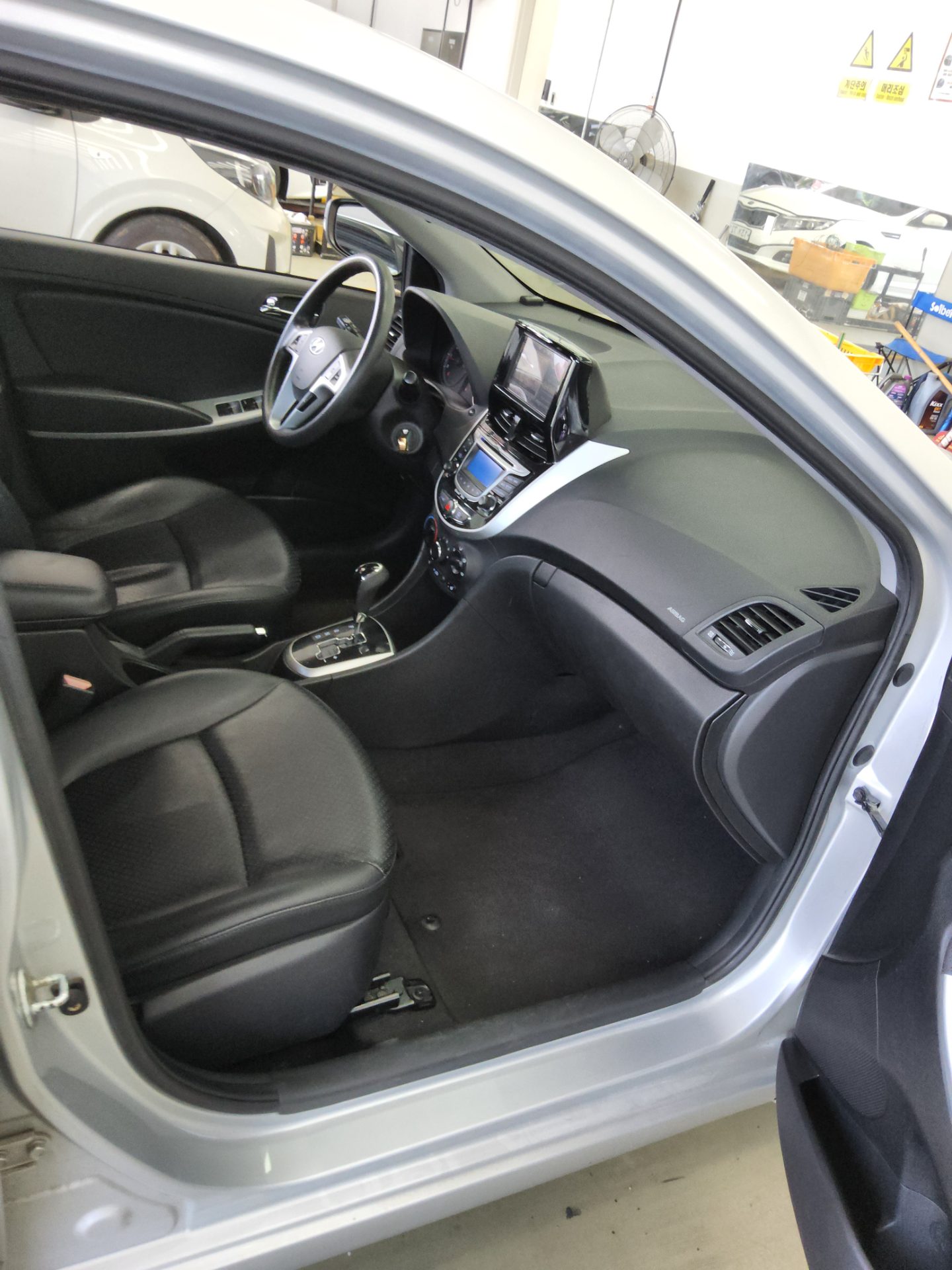 2011 - hyundai accent