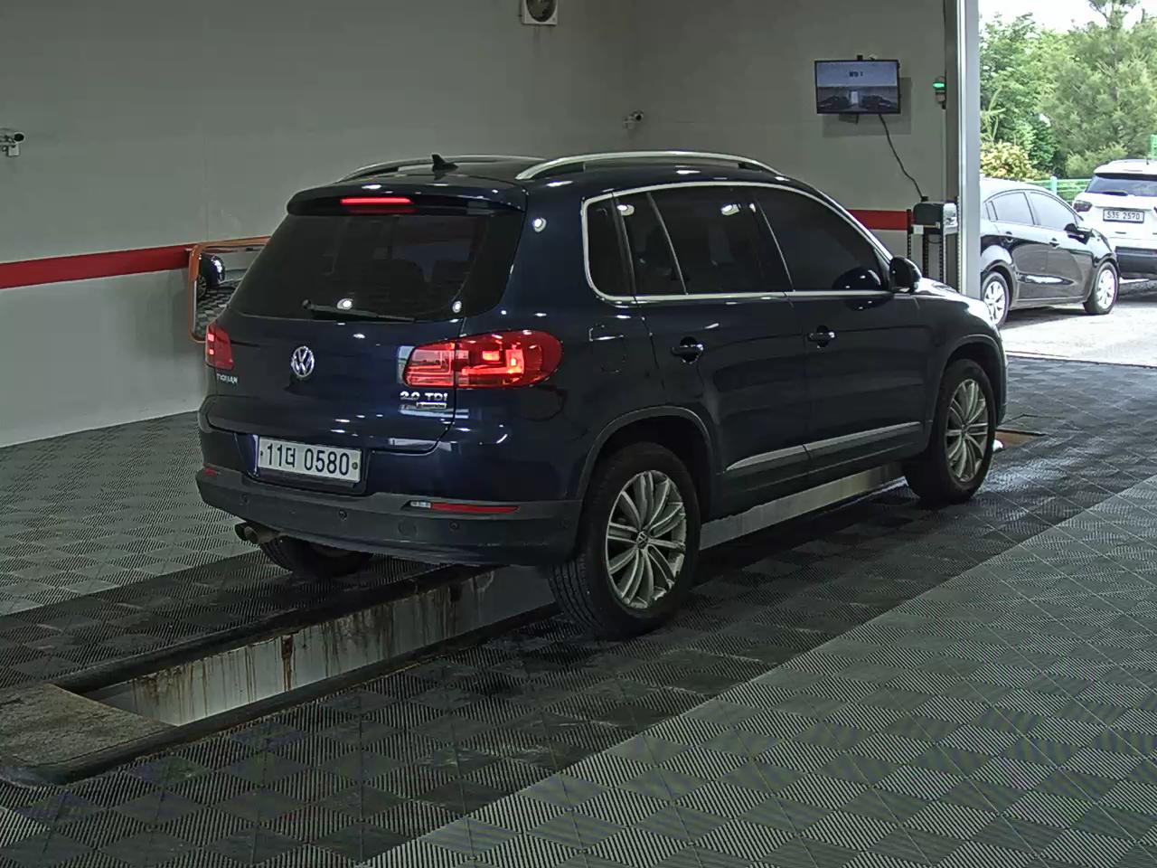2016 - volkswagen tiguan