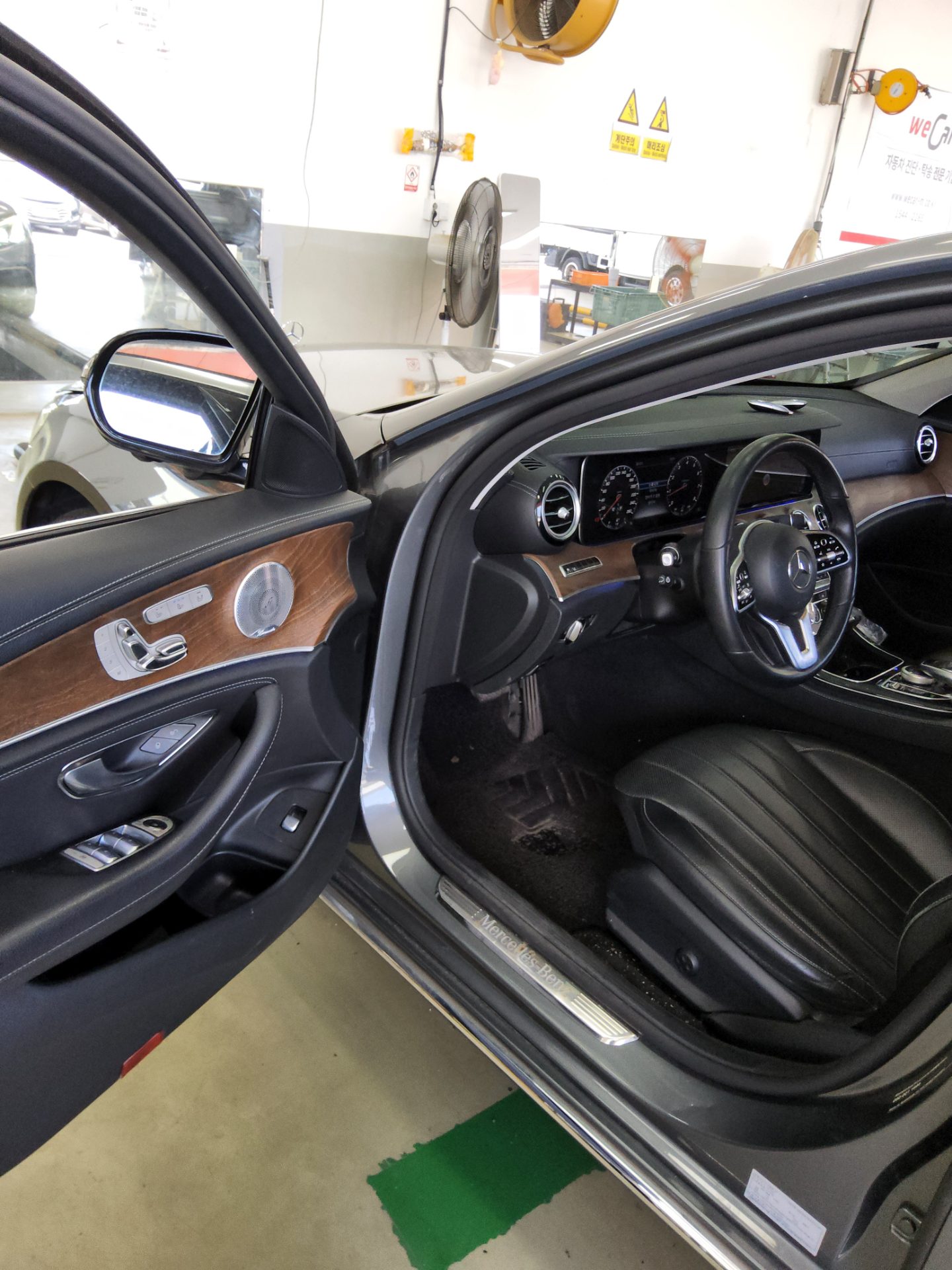 2019 - mercedes-benz e300