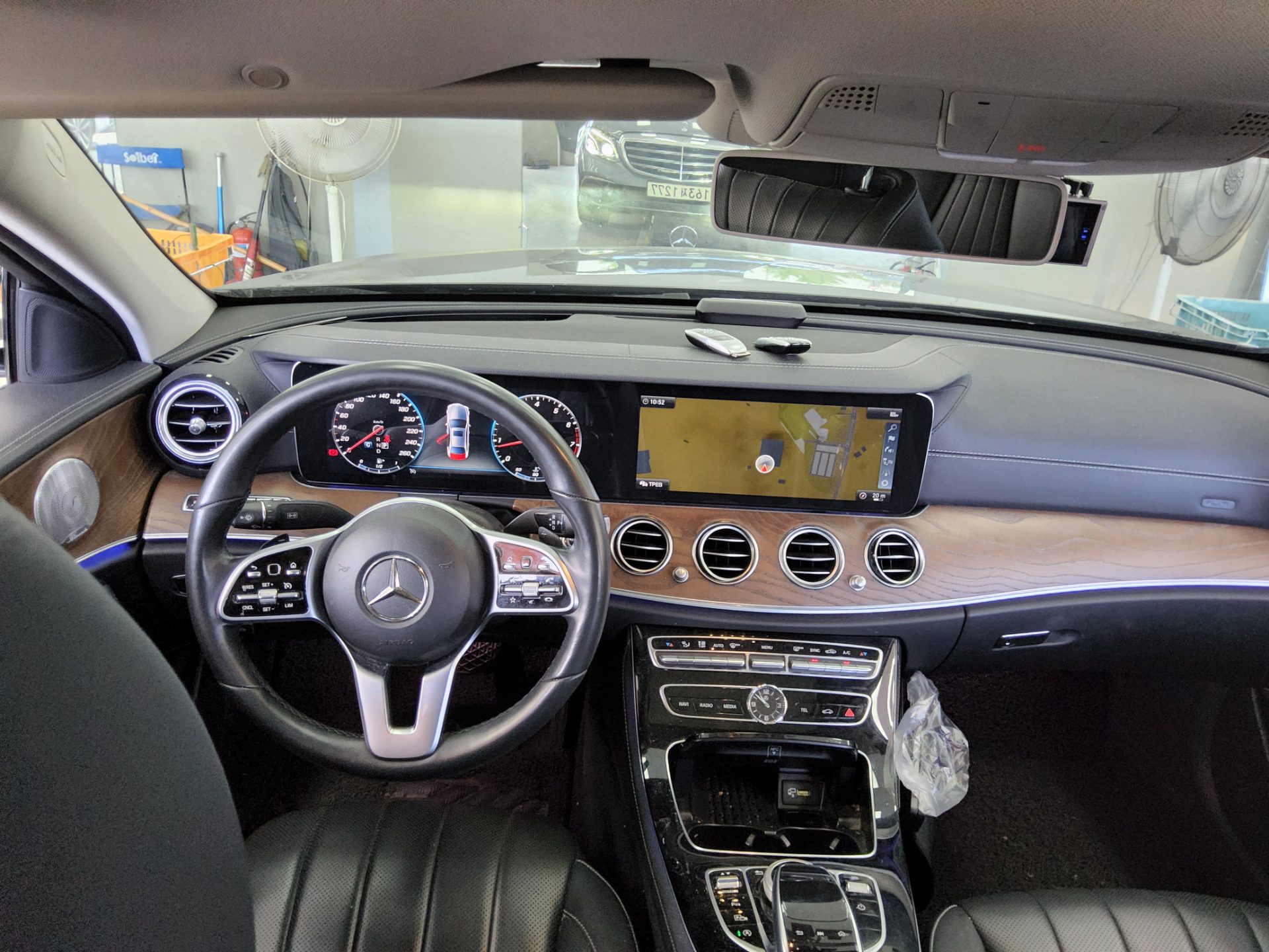 2019 - mercedes-benz e300