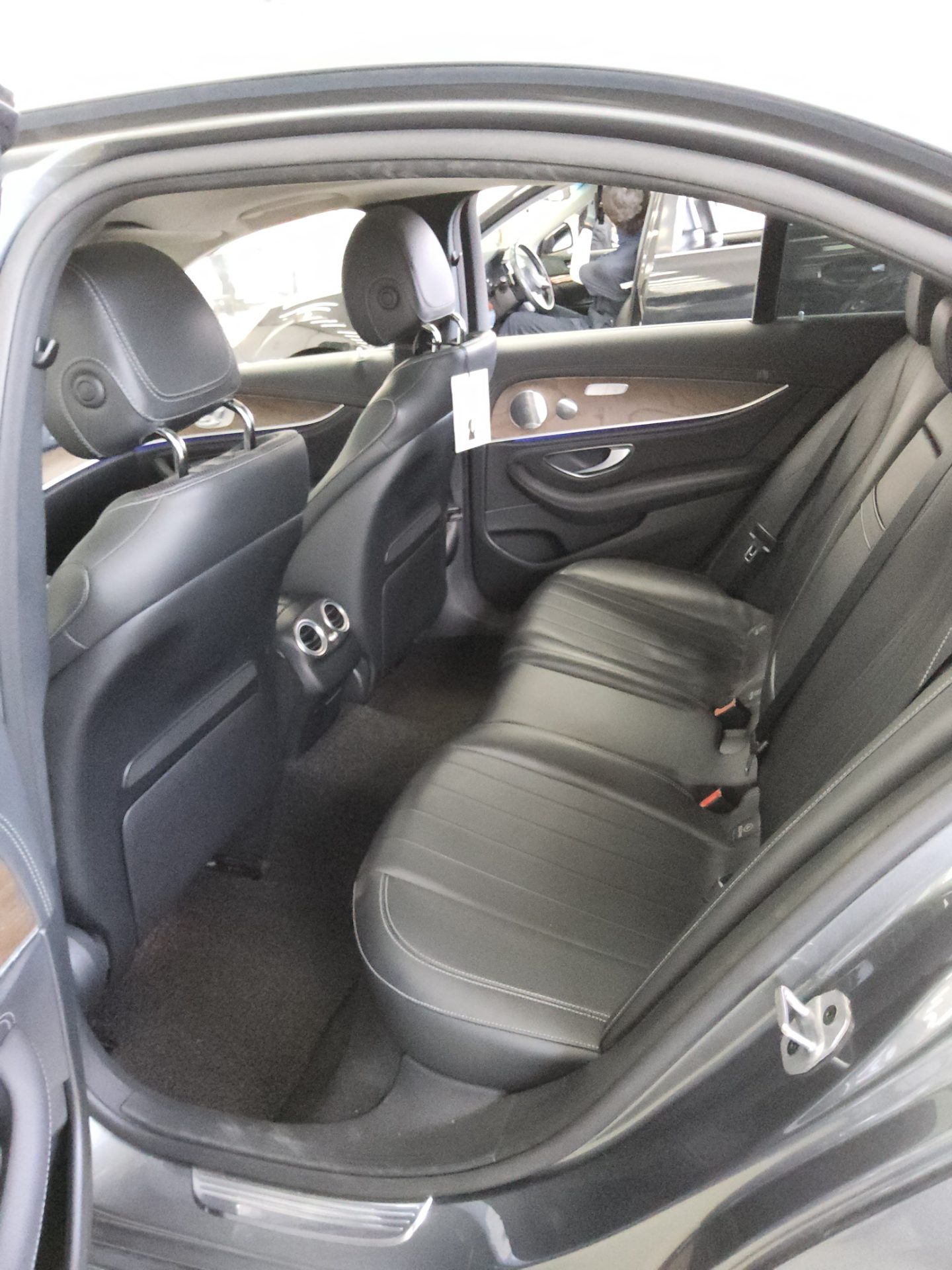 2019 - mercedes-benz e300
