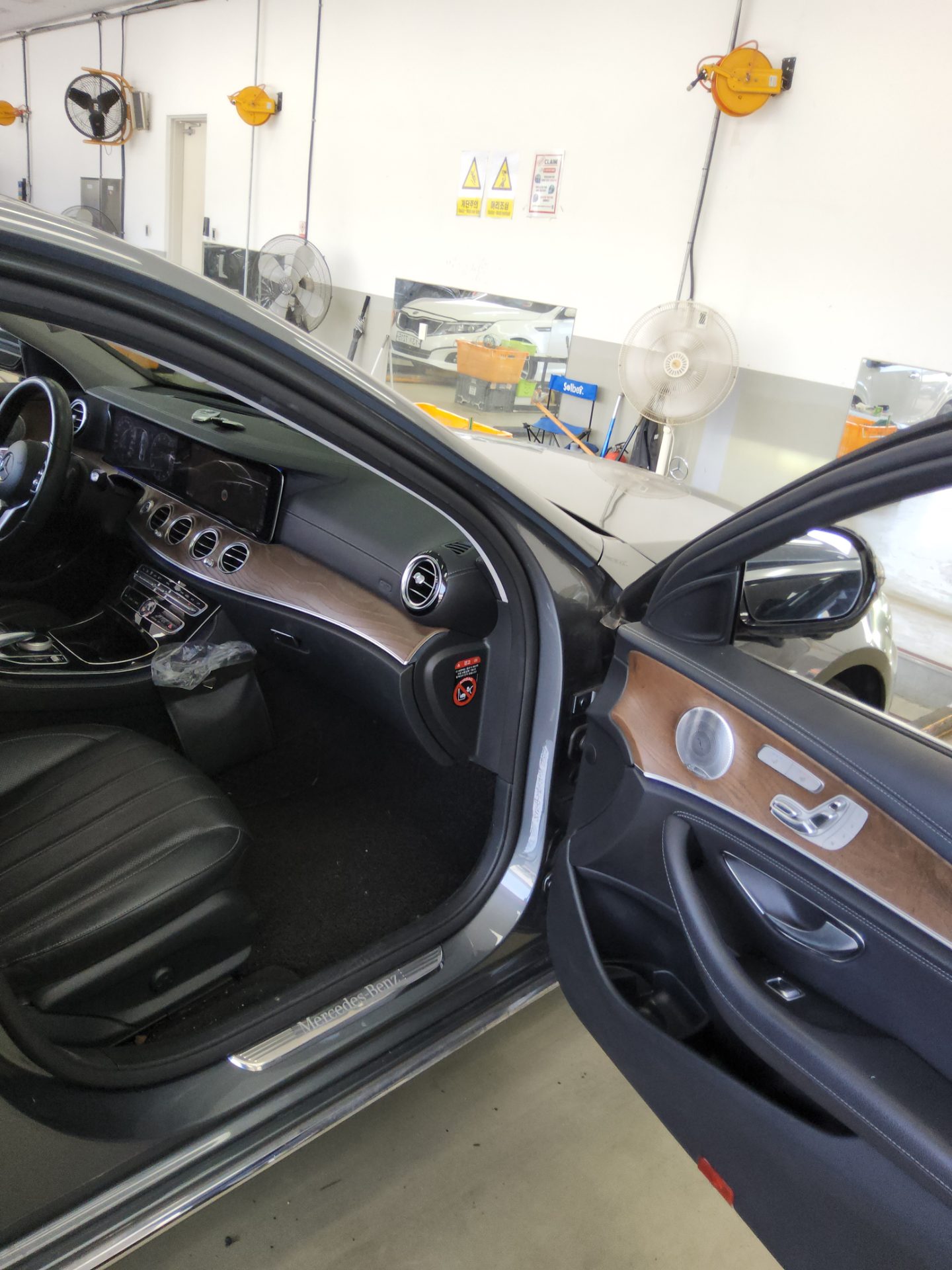 2019 - mercedes-benz e300