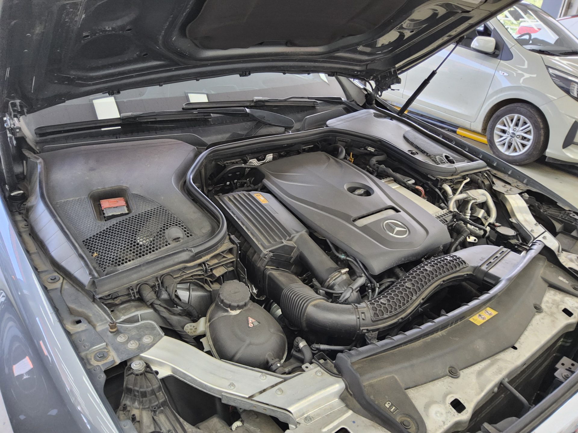 2019 - mercedes-benz e300