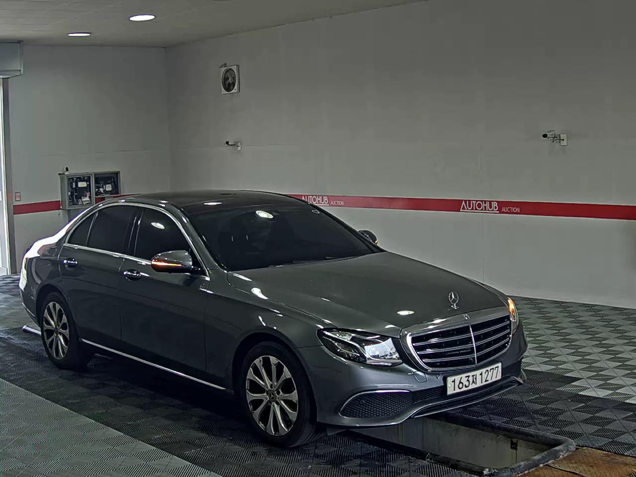 2019 - mercedes-benz e300