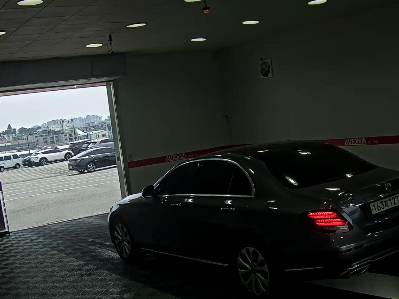 2019 - mercedes-benz e300