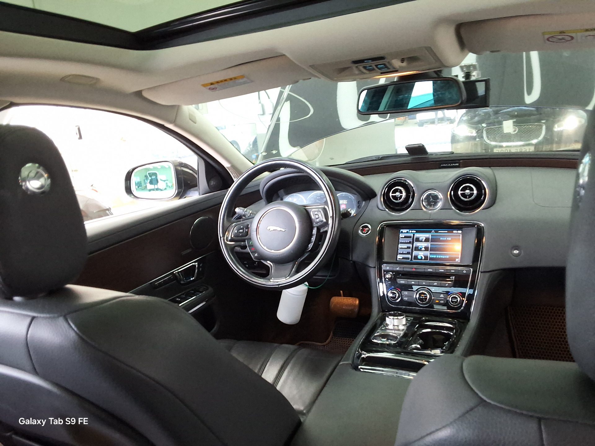 2015 - jaguar xj