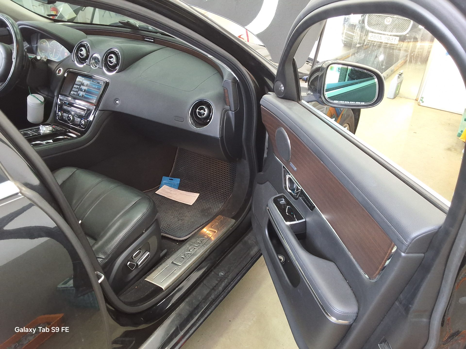 2015 - jaguar xj
