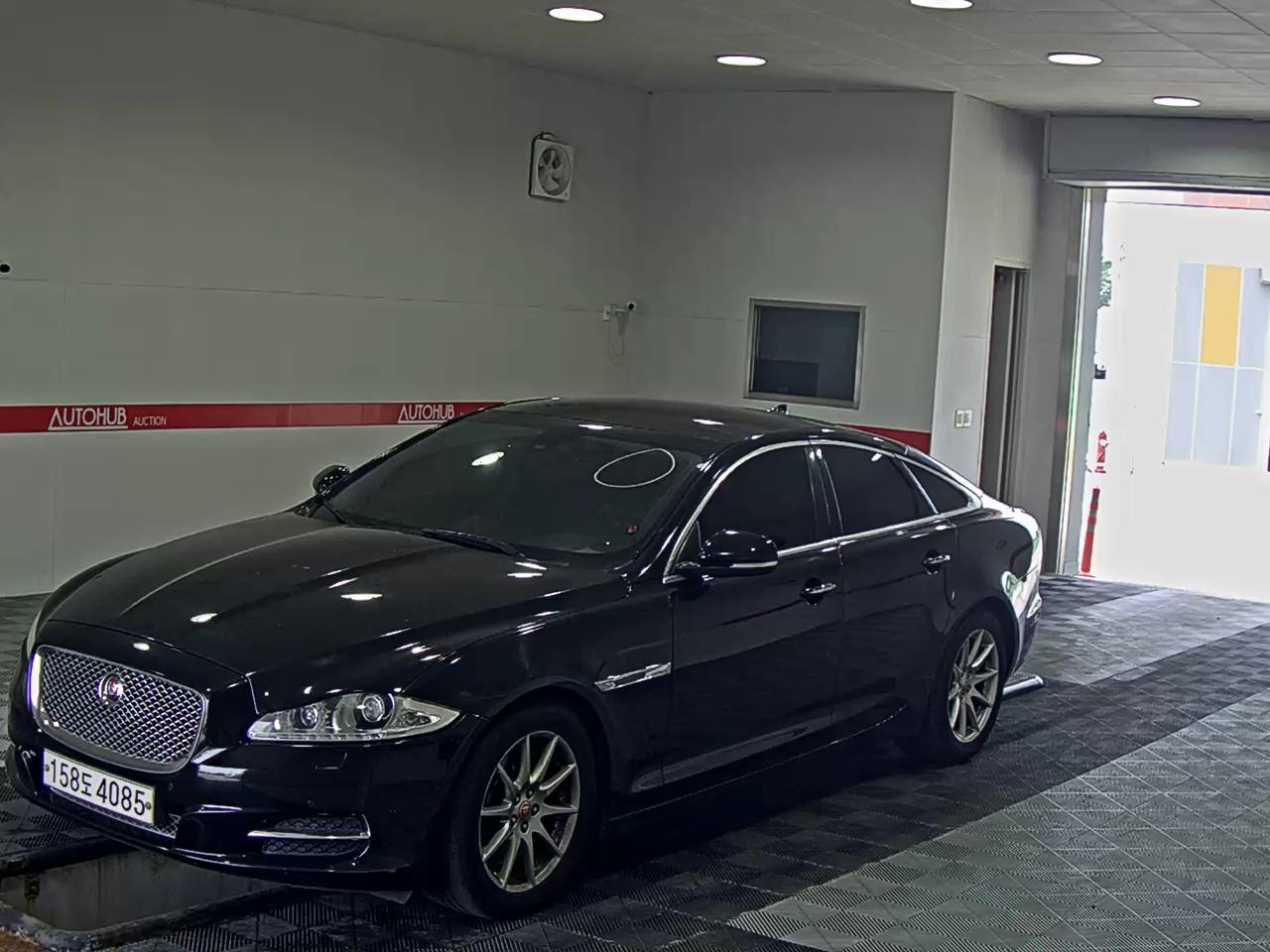2015 - jaguar xj
