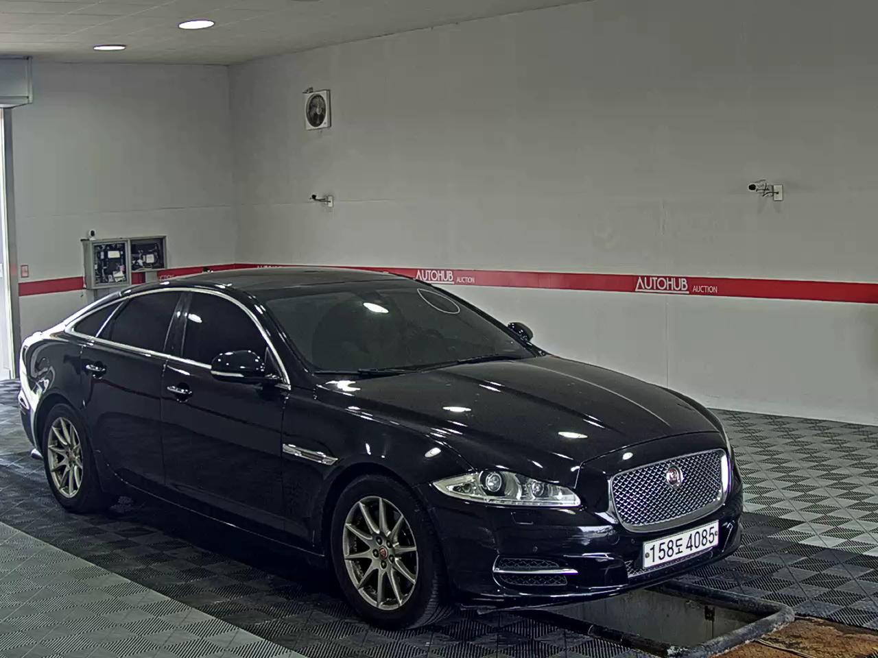 2015 - jaguar xj