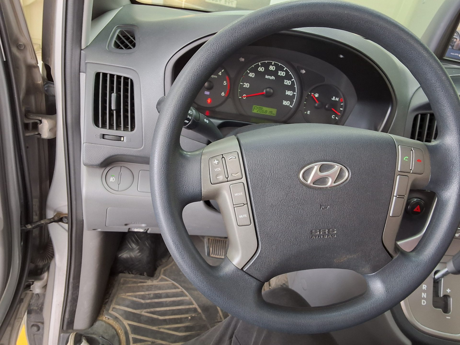 2016 - hyundai grand starex