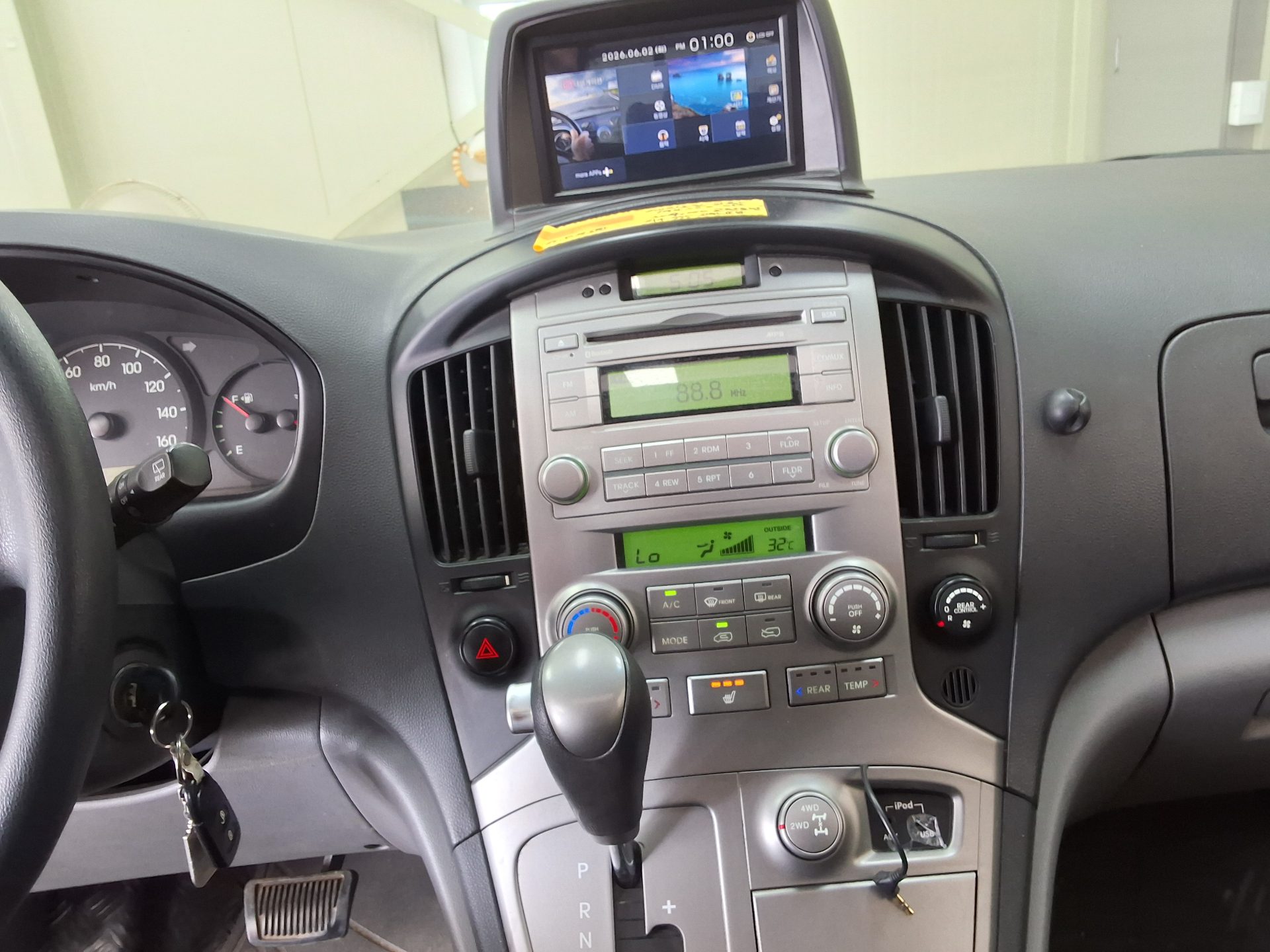 2016 - hyundai grand starex