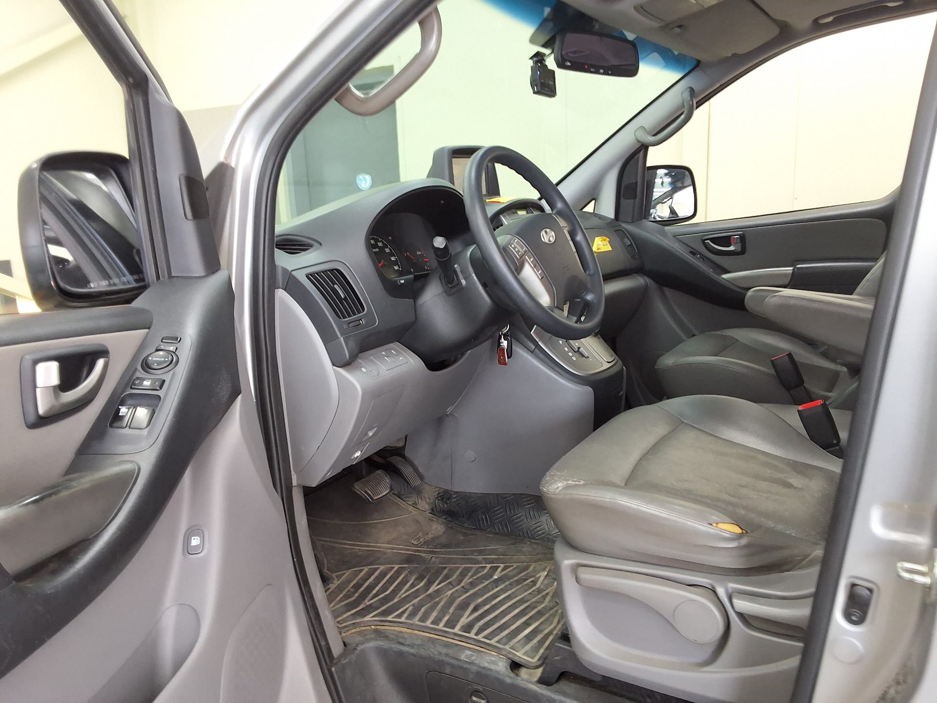 2016 - hyundai grand starex