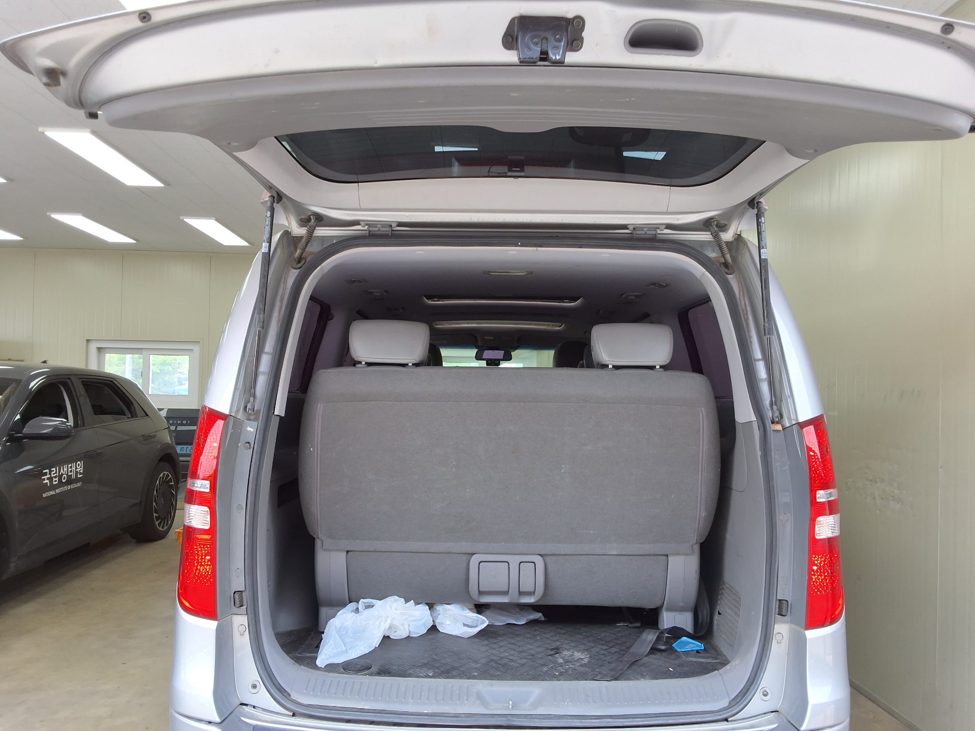 2016 - hyundai grand starex