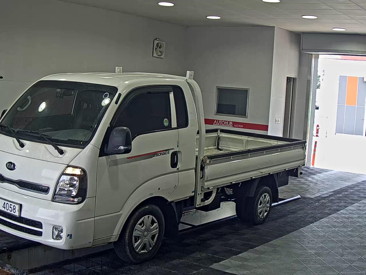 KIA BONGO III CARGO 1 TON KING CAB EXTRA WHEELBASE