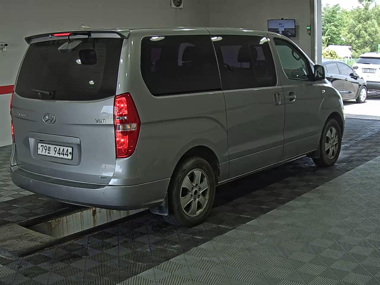 2016 - hyundai grand starex