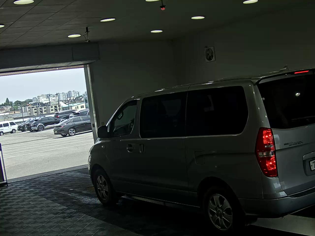 2016 - hyundai grand starex