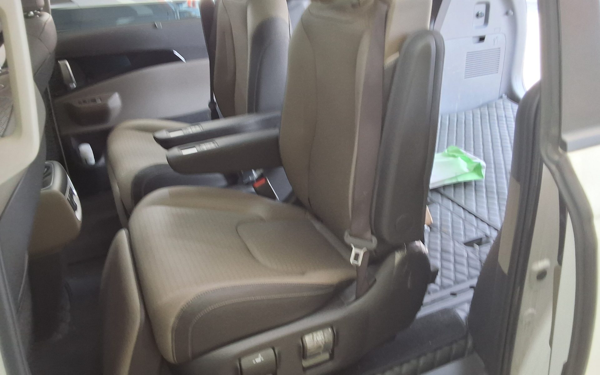 2024 - kia carnival