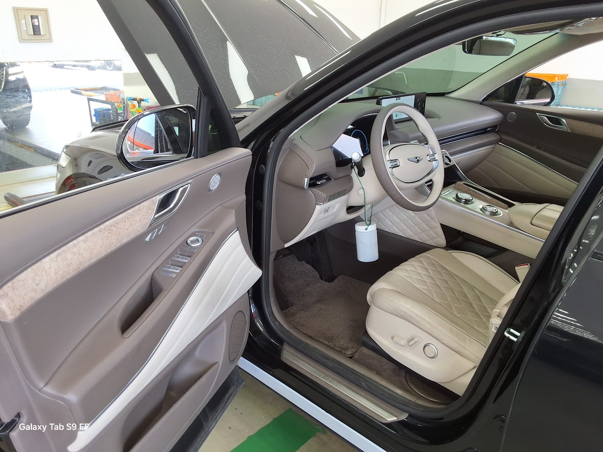 2023 - genesis gv80