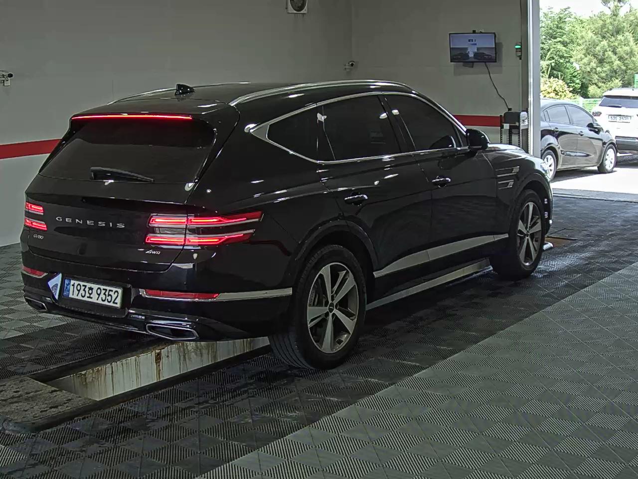 2023 - genesis gv80