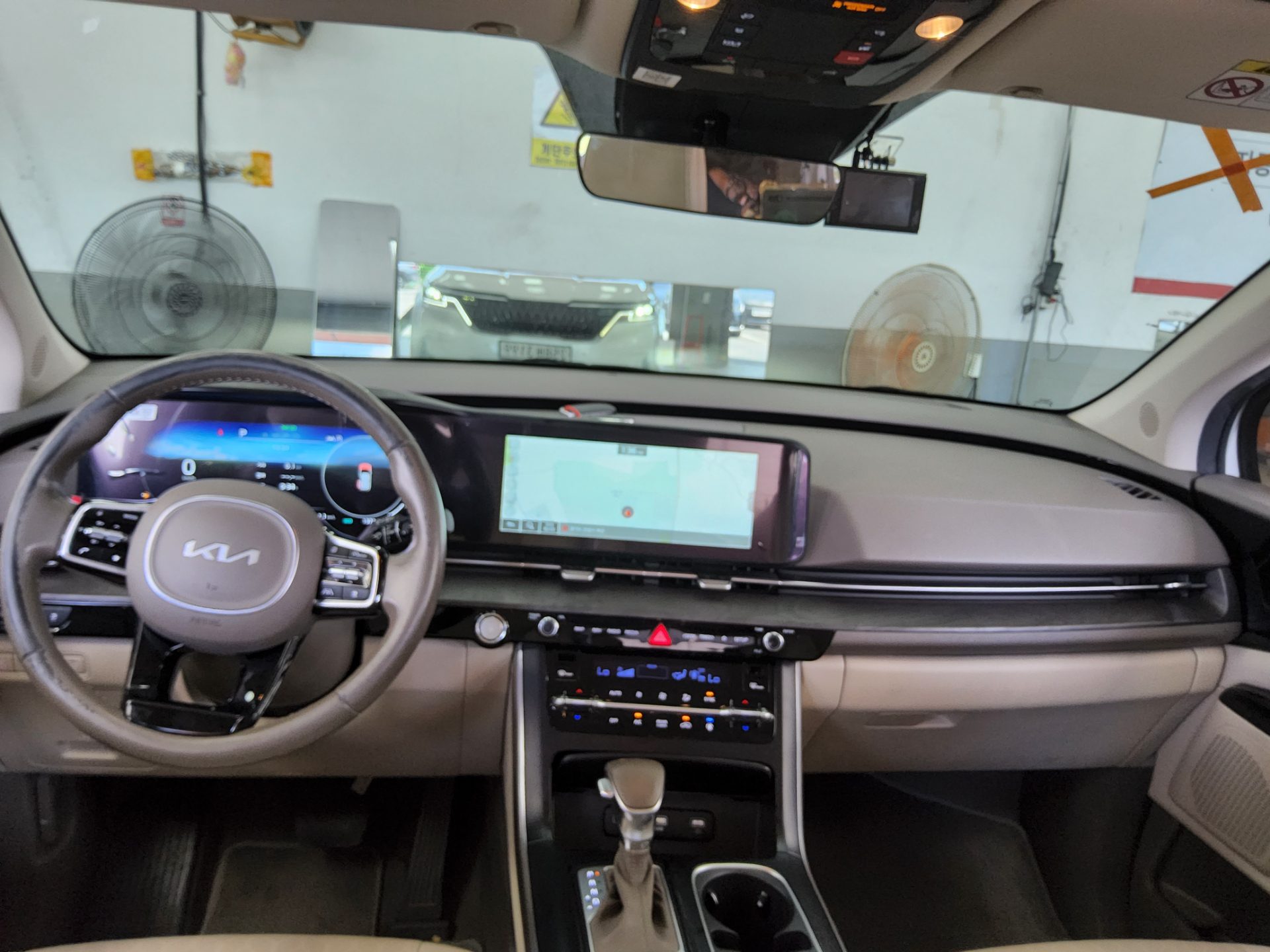 2023 - kia carnival