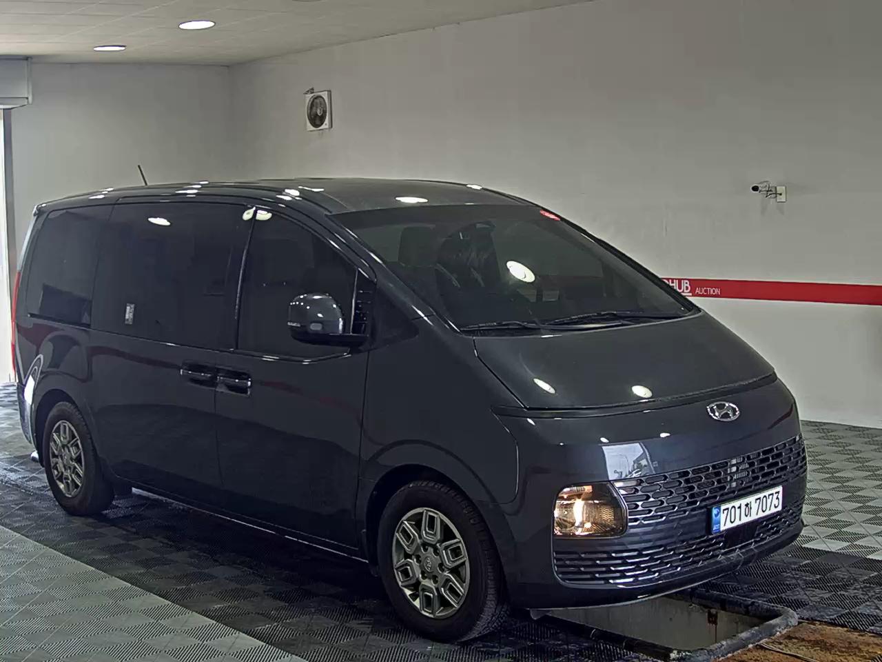 2023 - hyundai staria
