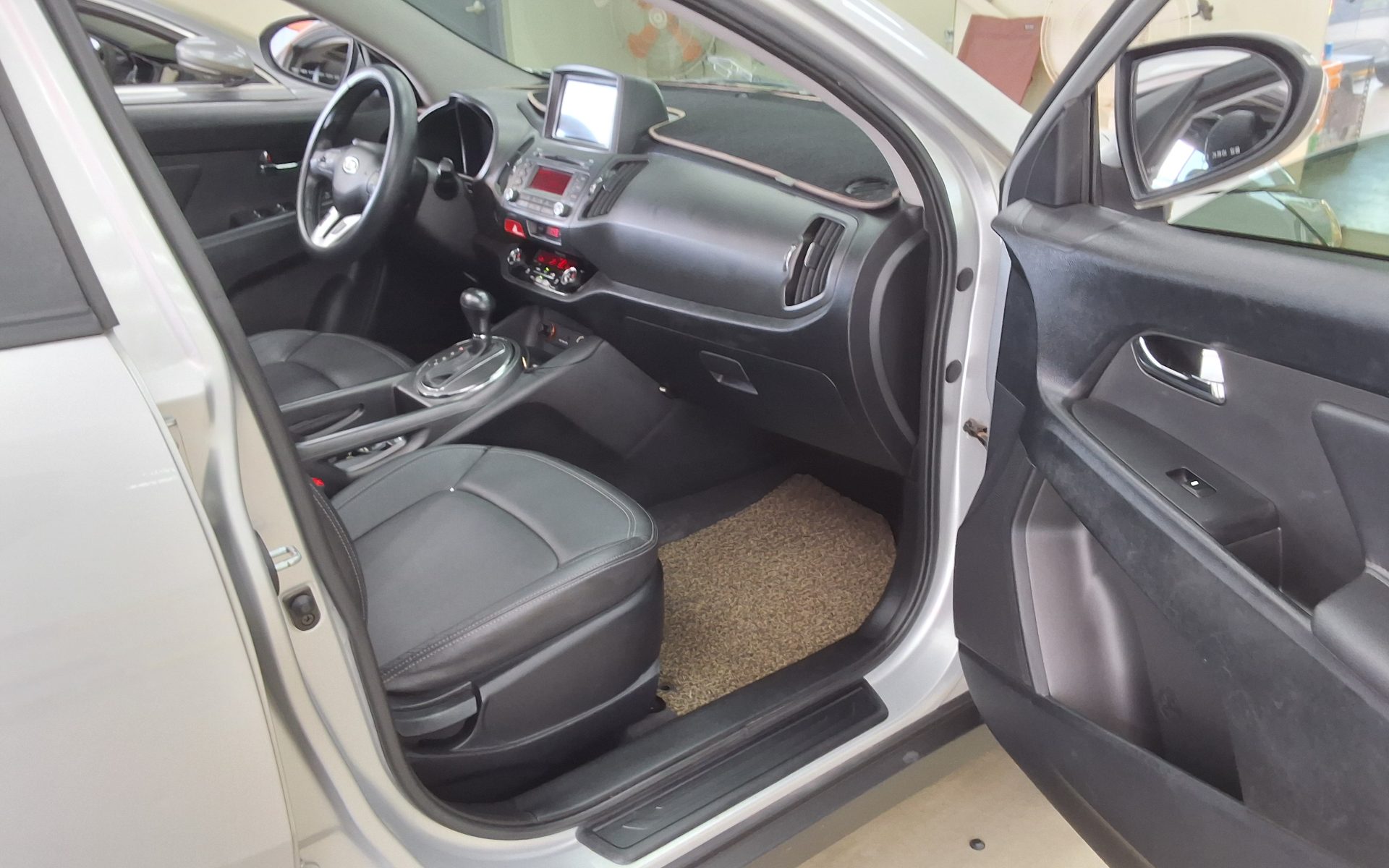 2011 - kia sportage